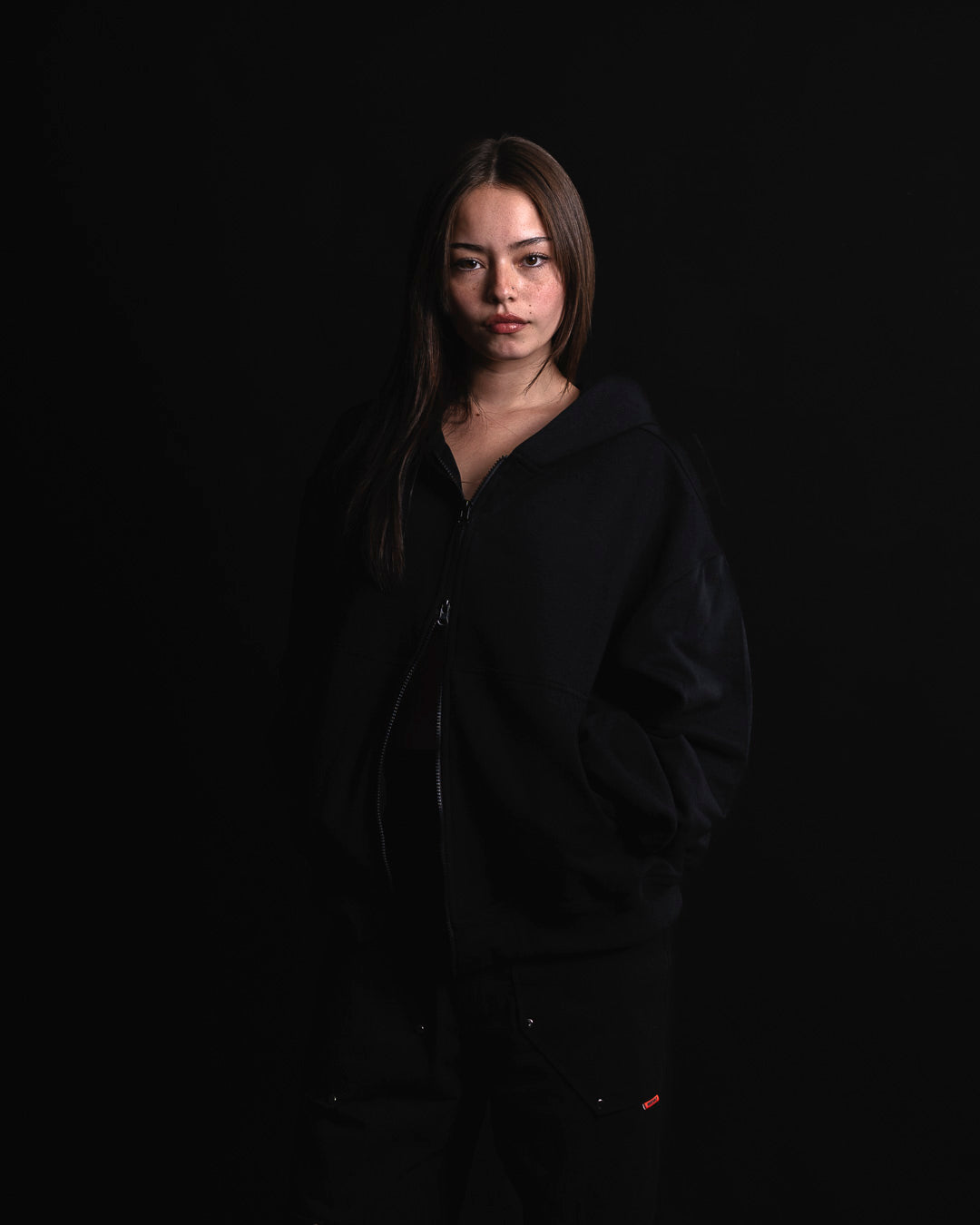 HOODIE BÁSICO BLACK. (DOBLE CARRO)