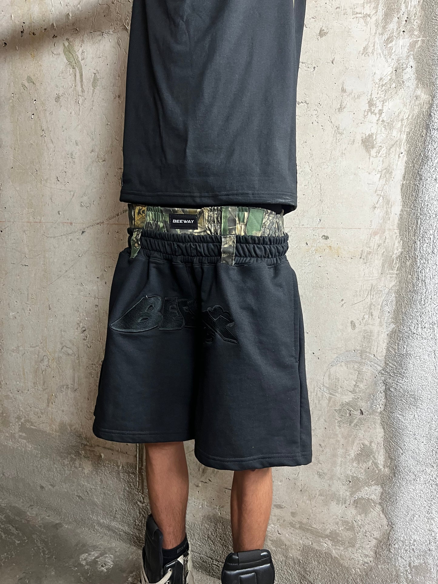 SHORT DOBLE PRETINA BEEWAY