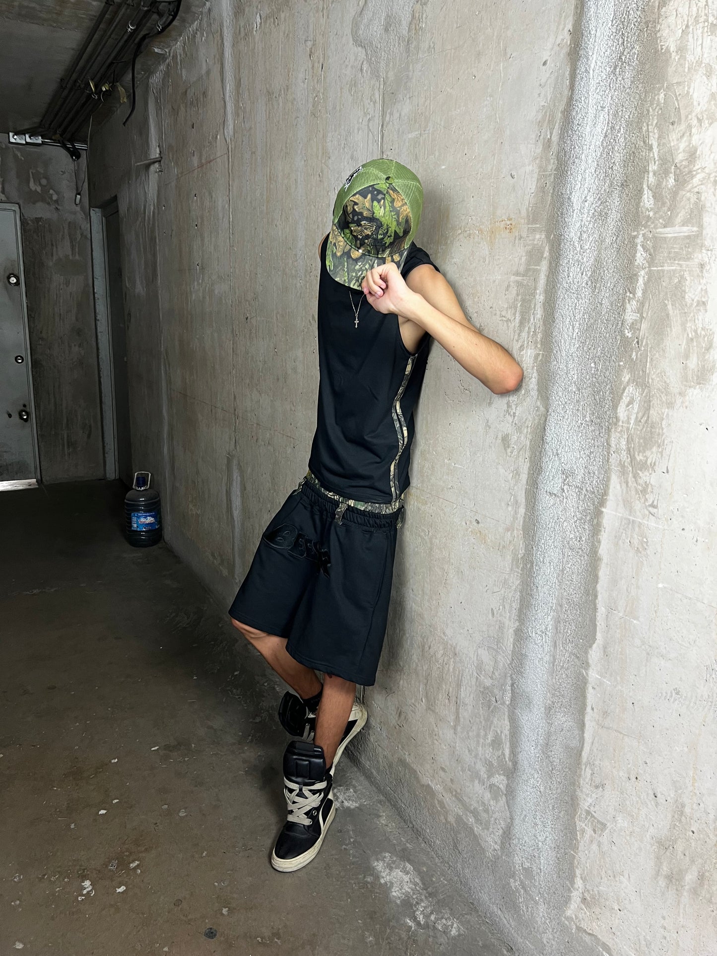 TANK TOP SLIM FIT (LÍNEAS CAMO )