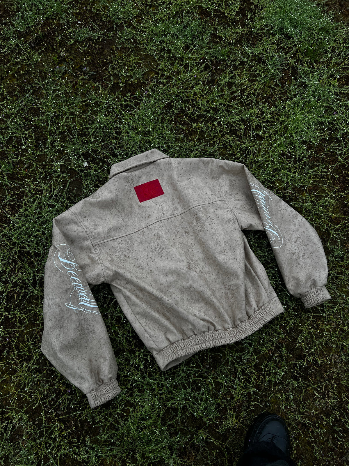 JACKET GAMUZA FIBRA (GRIS PIEDRA)