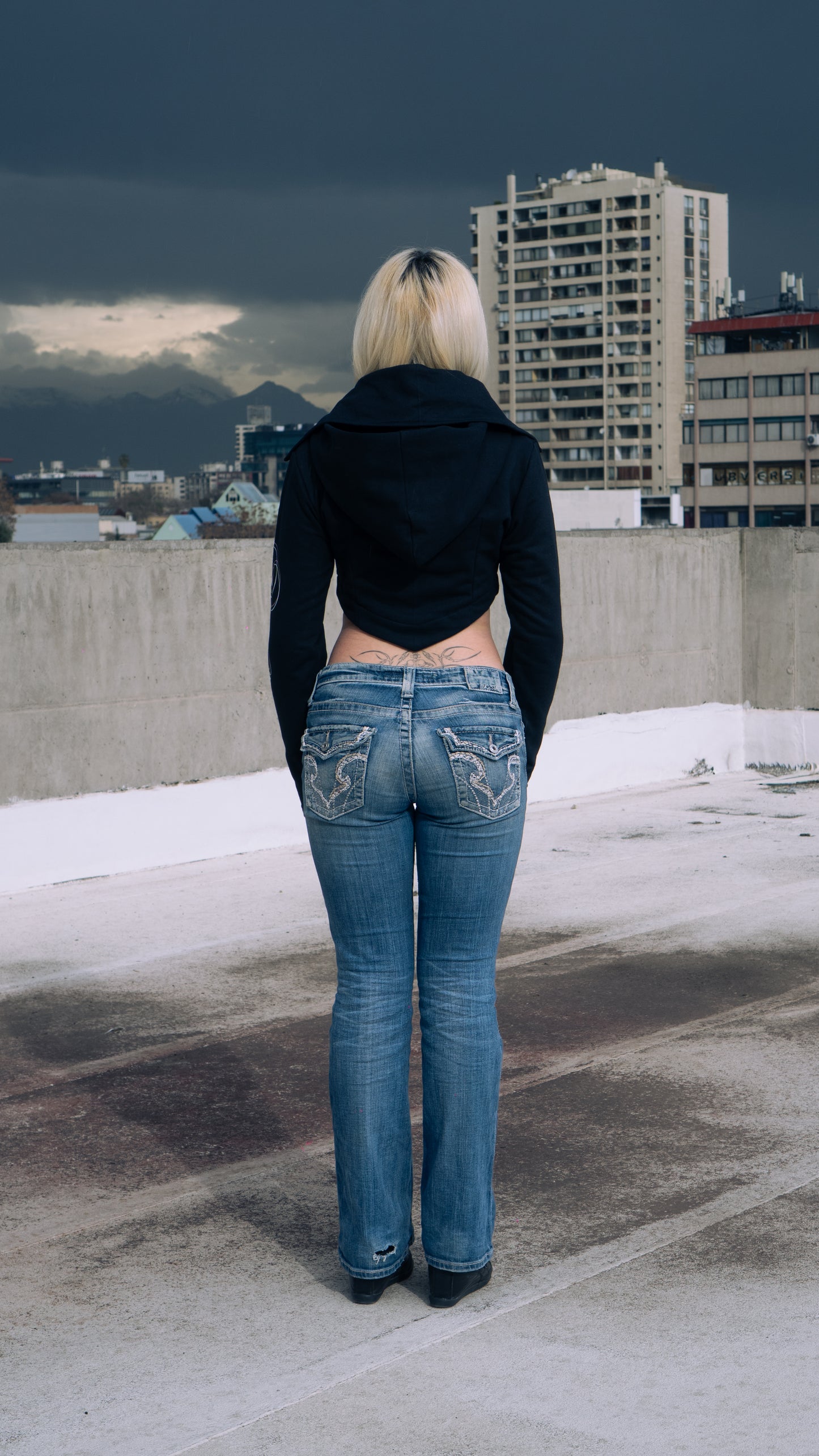 CROPPED BEEWAY BLACK