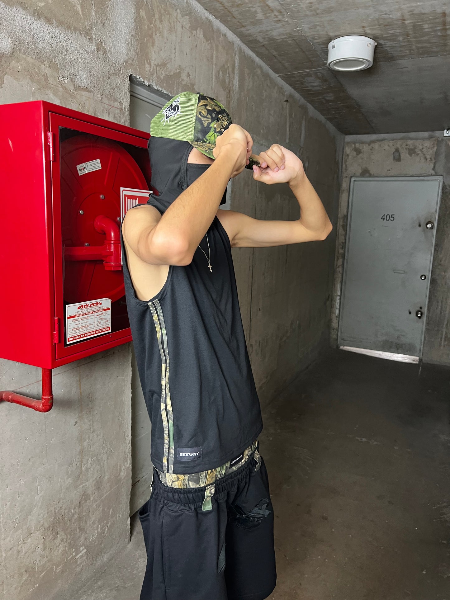 TANK TOP SLIM FIT (LÍNEAS CAMO )