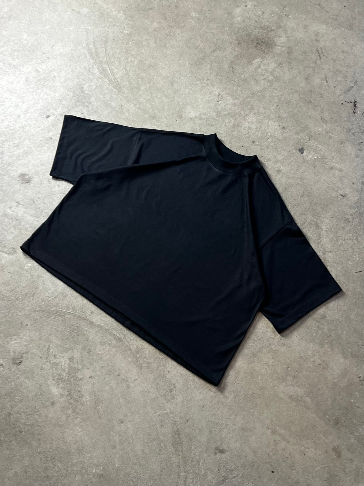 TEE BOXY FIT - S / Negro