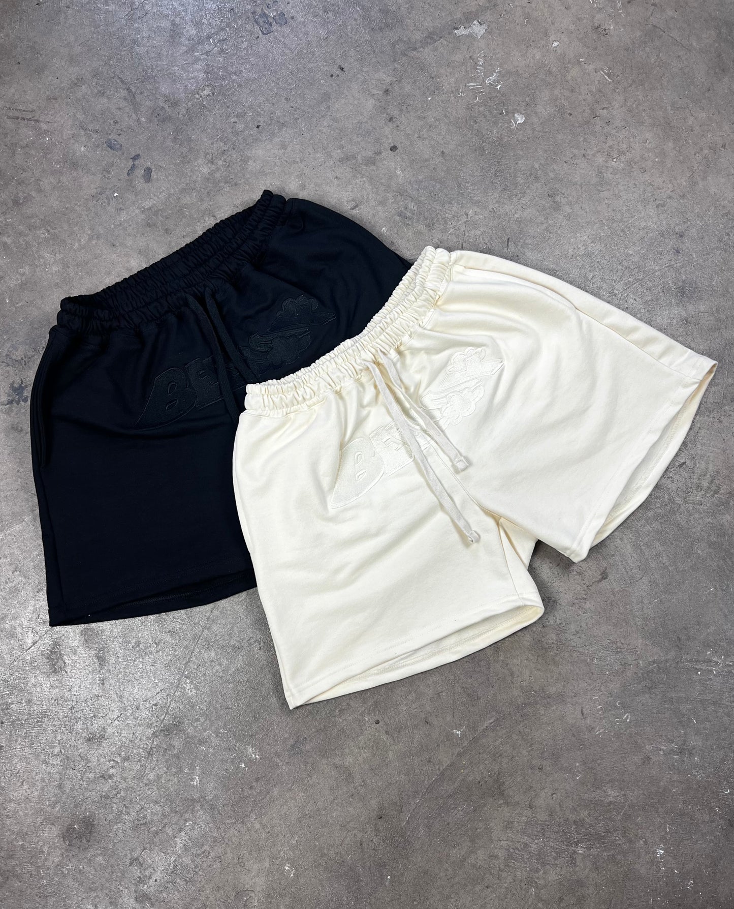 SHORT BEEWAY NUBE (BLACK)