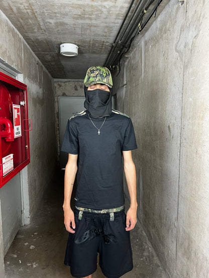 POLERA SLIM FIT LÍNEAS CAMO